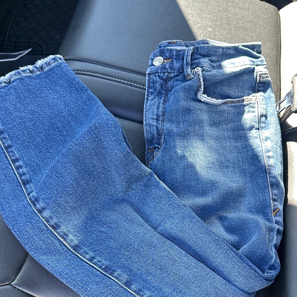 Good American Frayed Hem Blue Jeans